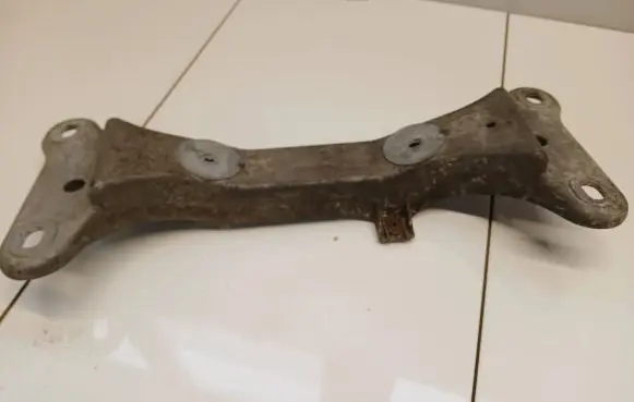 BMW 3 E90 E91 Gearbox mounting bracket 6778058