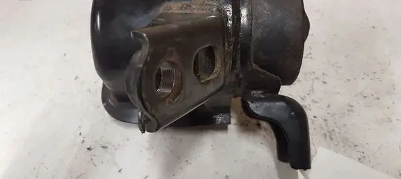 Toyota Avensis T270 Engine mount bracket