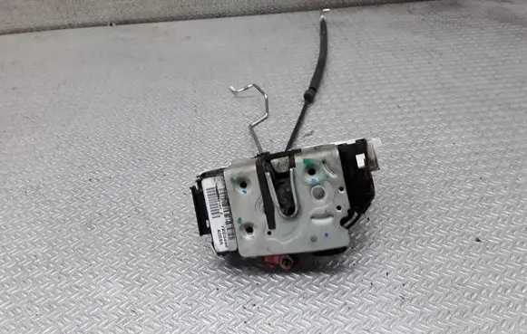 Chrysler Sebring (ST-22 - JR) Front door lock