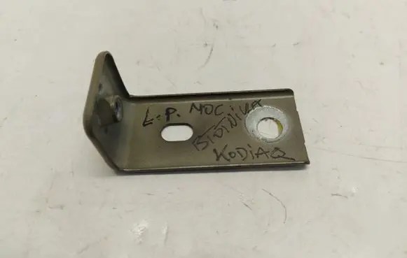 Skoda Kodiaq Fender mounting bracket 565821431