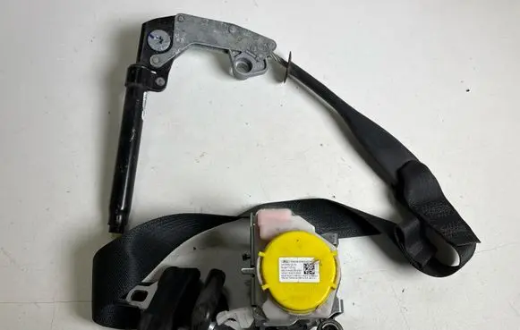 Ford Mustang VI Front seatbelt FR3B63612D64AG