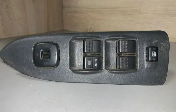 Mazda Premacy Front door window switch trim BL4F66350 C8HD194 1912D4