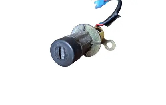 Mitsubishi Space Wagon Tailgate exterior lock 