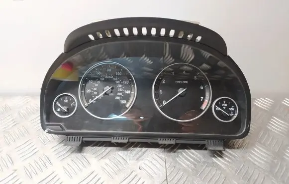 BMW 5 F10 F11 Speedometer (instrument cluster) 928048101