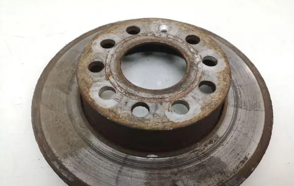 Volkswagen Jetta V Rear brake disc