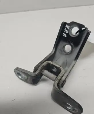 Hyundai Santa Fe Front door lower hinge 