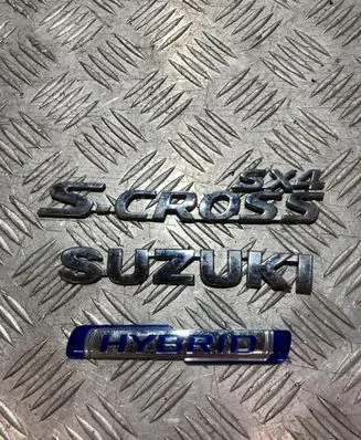 Suzuki SX4 S-Cross Manufacturer badge logo/emblem PK20943