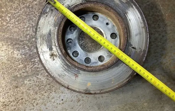 Volkswagen Jetta V Rear brake disc