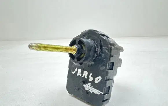 Toyota Avensis T220 Headlight level adjustment motor 