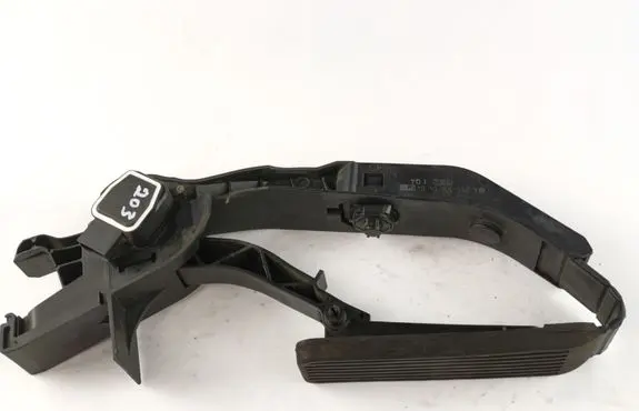 Mercedes-Benz C W203 Accelerator throttle pedal A2113000404