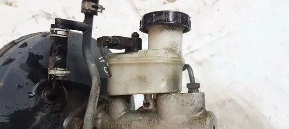 Nissan Almera N16 Master brake cylinder 22457879