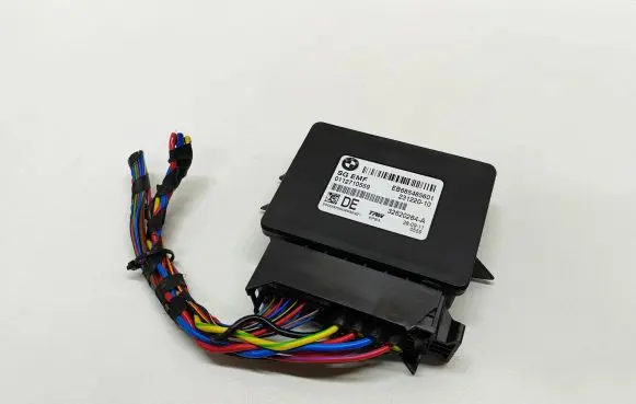 BMW 5 F10 F11 Hand brake control module 685485601 23122010 0112710559