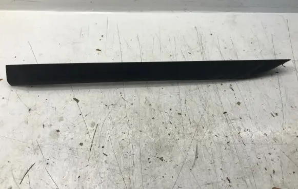 Front bumper lip