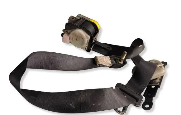 Toyota Yaris Front seatbelt N3201