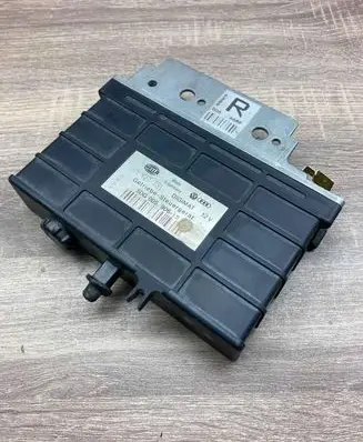 Volkswagen PASSAT B4 Engine control unit/module ECU 095927731 5DG00590615
