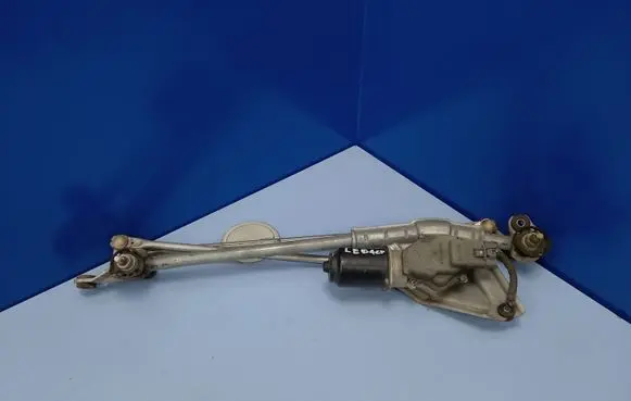 Subaru Legacy Front wiper linkage and motor 38275BL