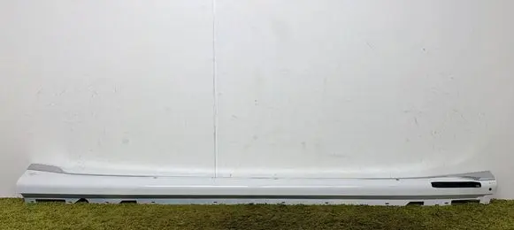 BMW 7 G70 Front sill (body part) 51779464150