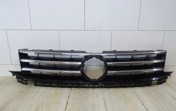 Volkswagen Caddy Front bumper upper radiator grill 2K5853653A