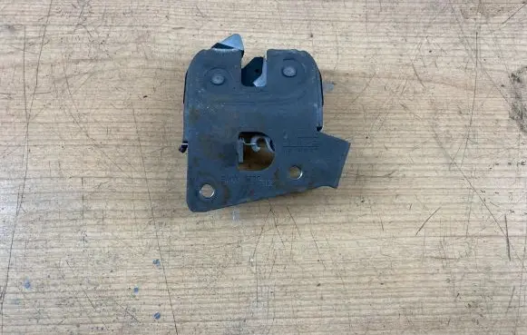 BMW 6 F06 Gran coupe Seat back rest lock catch 5220