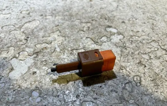Nissan Qashqai Reversing light switch sensor 