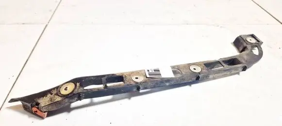 Rear bumper mounting bracket