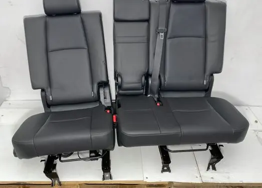 Toyota Land Cruiser (J200) Rear seat 