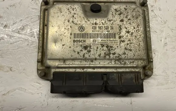 Volkswagen Touareg I Engine control unit/module ECU 4D0907560DA 0261208348 1039S02859