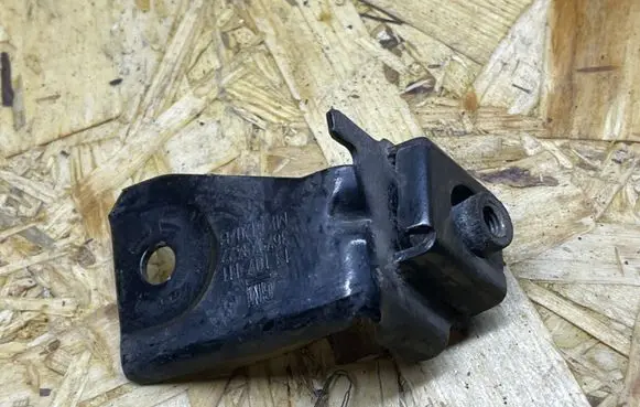 Opel Zafira B ABS pump bracket 13107111