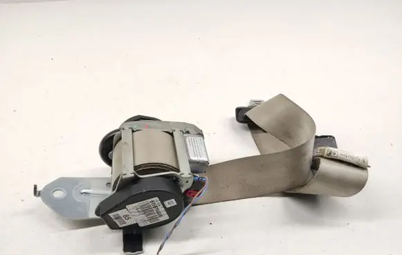 Renault Latitude (L70) Rear seatbelt 090X1800B