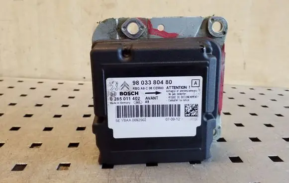 Peugeot 208 Airbag control unit/module 9803380480 0285011402