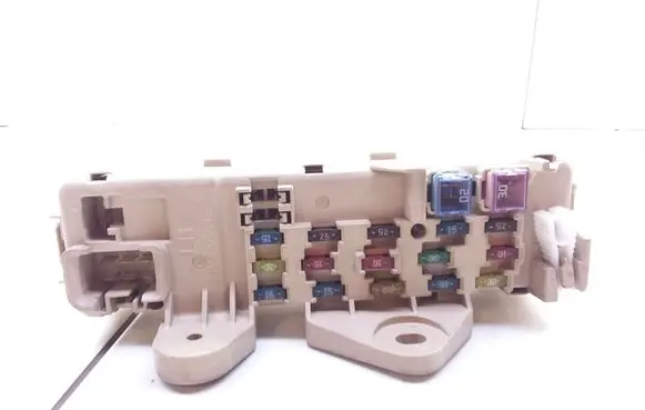 Mazda 626 Fuse module 9L060154 4978