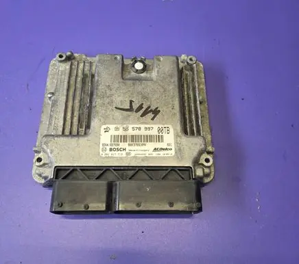 Opel Corsa D Engine control unit/module 0281017713 55578997 55575350