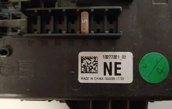 Opel Insignia A Fuse module 13277321