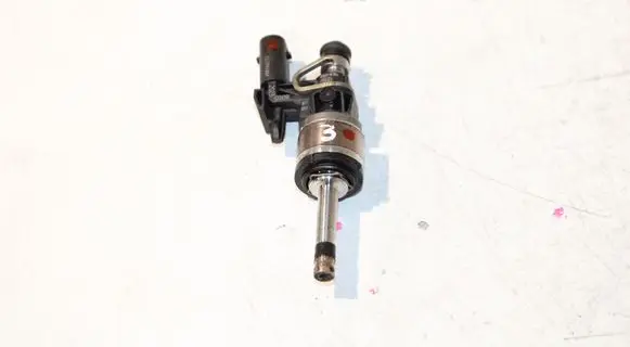 Audi A1 Fuel injector 05C036 0261500443