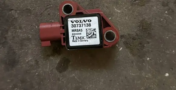 Volvo V50 Airbag deployment crash/impact sensor 30737138