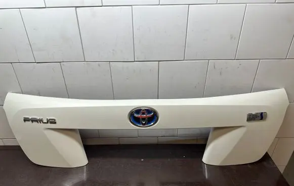 Toyota Prius (XW50) Tailgate trim 7680147110 7681147120