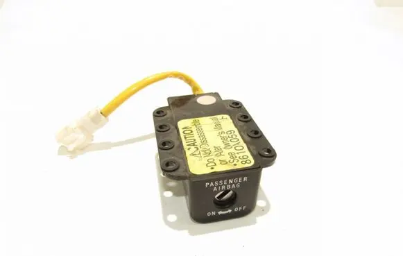 Mitsubishi Pajero Passenger airbag on/off switch 8610A059