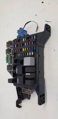 Ford Mondeo Mk III Fuse module 