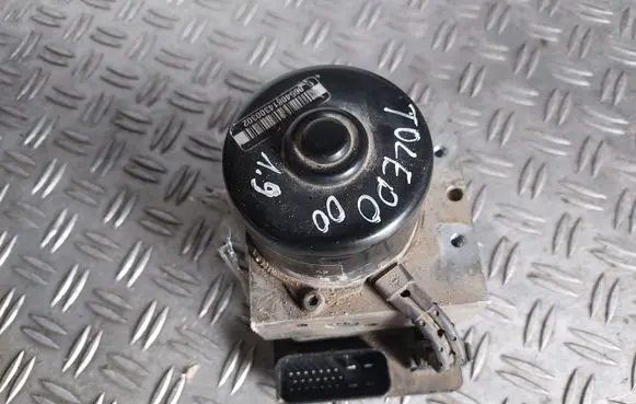 Seat Toledo II (1M) ABS Pump 1J0907379P 1J0614117D