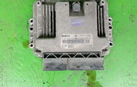 Opel Zafira B Engine control unit/module ECU 55205622