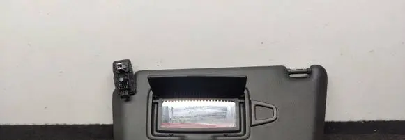 Sun visor
