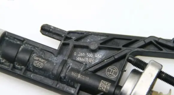 BMW 1 F20 F21 Fuel injector 7639990