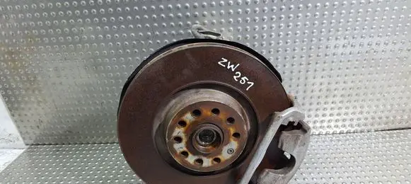 BMW 2 F46 Front wheel hub spindle knuckle 6876645