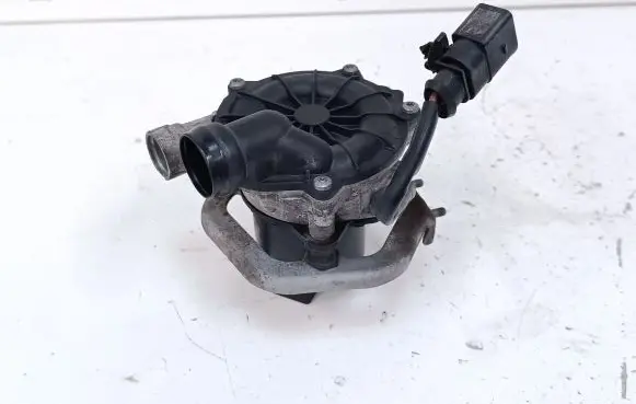 Volkswagen Jetta VI Secondary air pump 04E959231 70363509