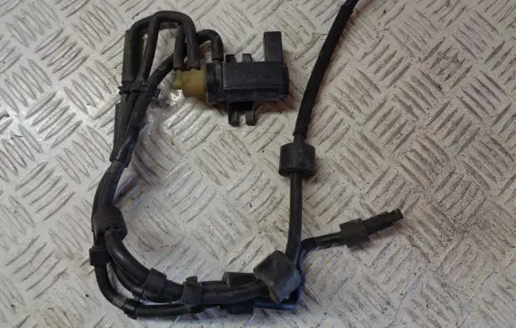 Volkswagen Caddy Turbo solenoid valve 1K0906627