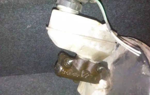 Renault Megane I Master brake cylinder 7700828034f