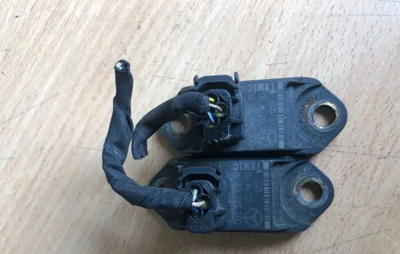 Mercedes-Benz S W220 Airbag deployment crash/impact sensor 0025426918