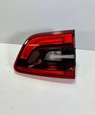 Tailgate rear/tail lights