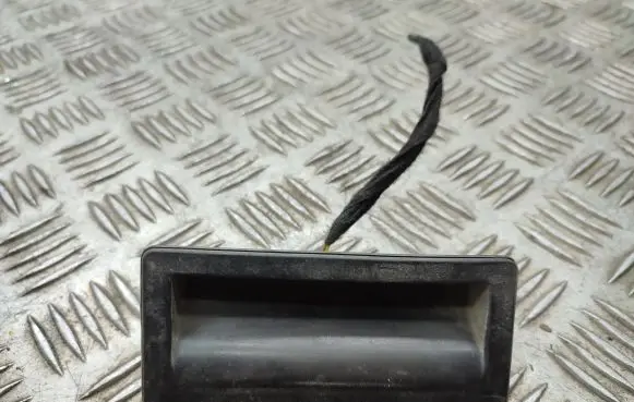 Audi A4 S4 B8 8K Tailgate opening switch 5N0827566B