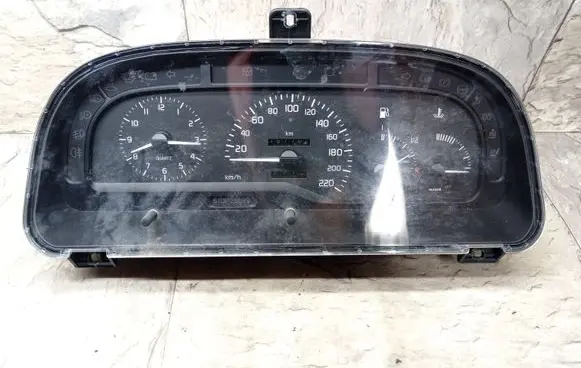 Renault Laguna I Speedometer (instrument cluster) 7700824299 09045629190